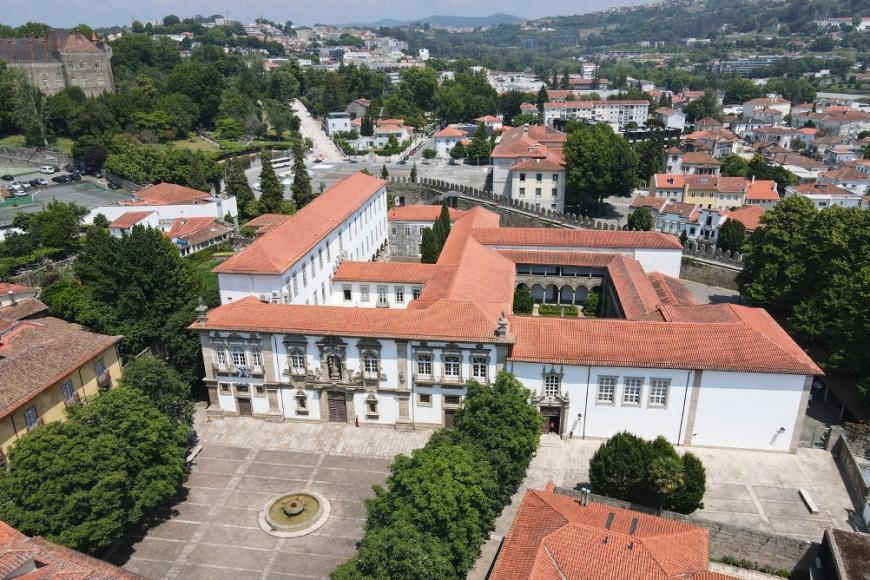 Munic&iacute;pio de Guimar&atilde;es divulga regime excecional para regulariza&ccedil;&atilde;o de edif&iacute;cios de associa&ccedil;&otilde;es